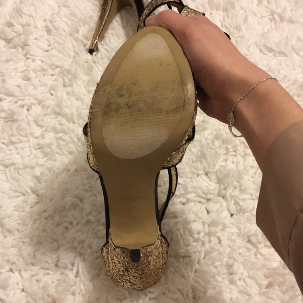 Gold heels - Picture 3 of 3